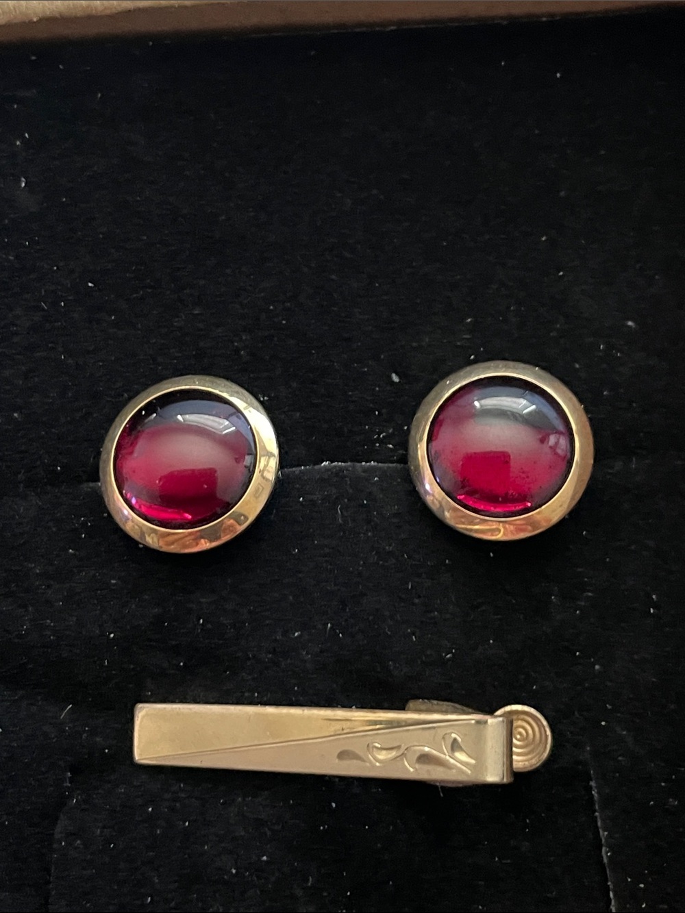 Vintage Gold-Tone Red Glass Cabochon Cufflinks and Foster 12k gf tie clip